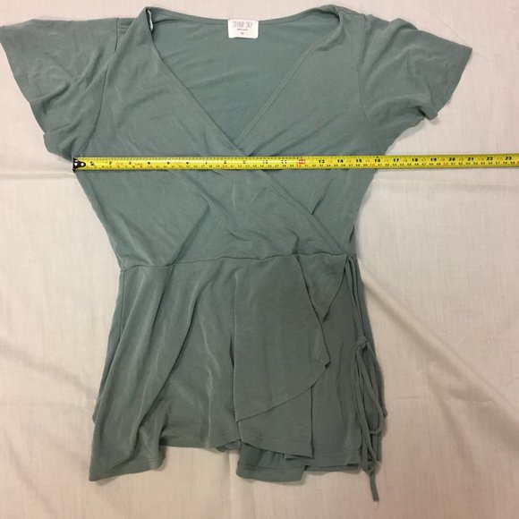 Sienna Sky Gray Women's Shirt Medium - Picture 6 of 7